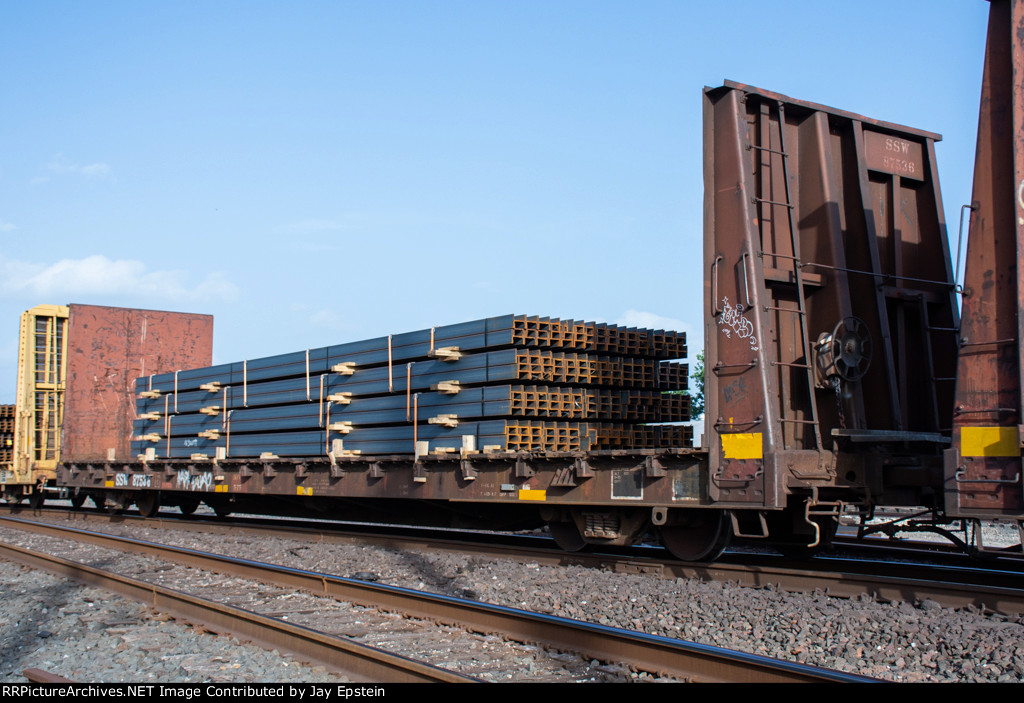 Steel loads head west on the Glidden Sub